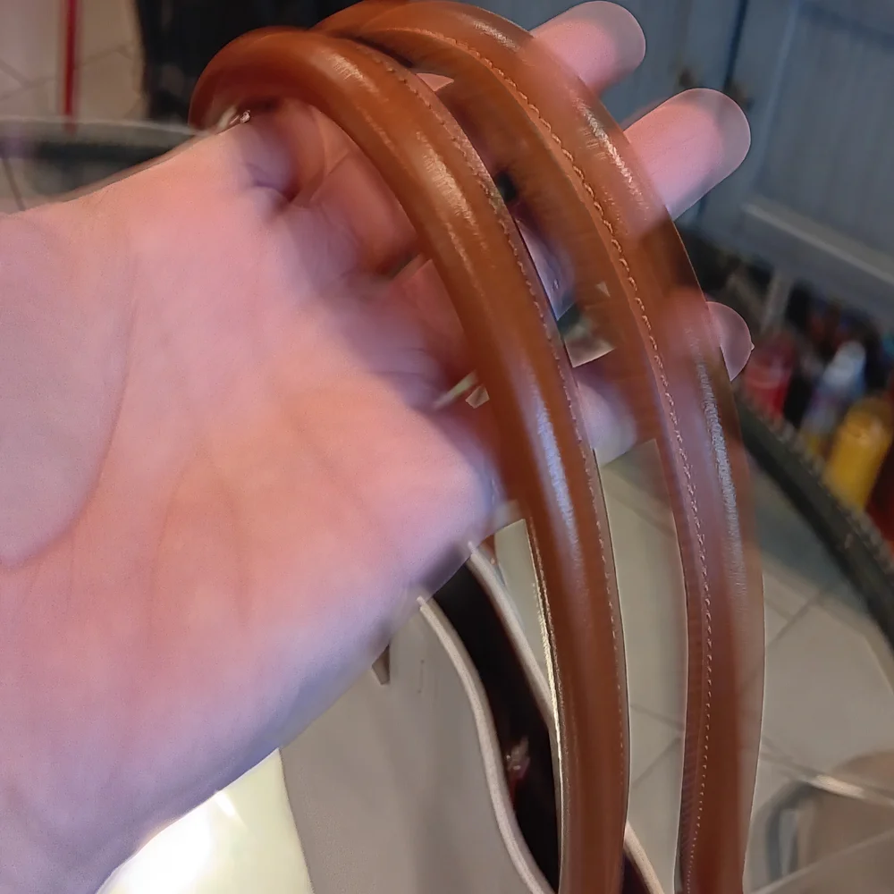 Christian Louboutin Nastroloubi White and Brown Tote Bag - Picture 5 of 10